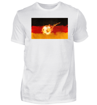 Deutschlandflagge mit brennenden Fußball