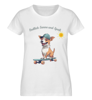 Ein Sommershirt mit einem coolen Hund auf einem Skateboard.